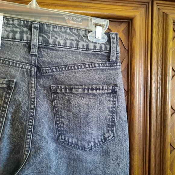 Acid Wash High-Rise Straight Crop Jeans NWT! - Gray, Size 4 - Picture 10 of 16